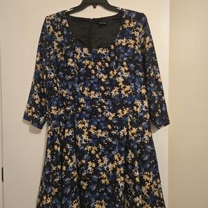 City Chic Navy and Yellow Floral 3/4 Sleeve Dress Plus SZ 18